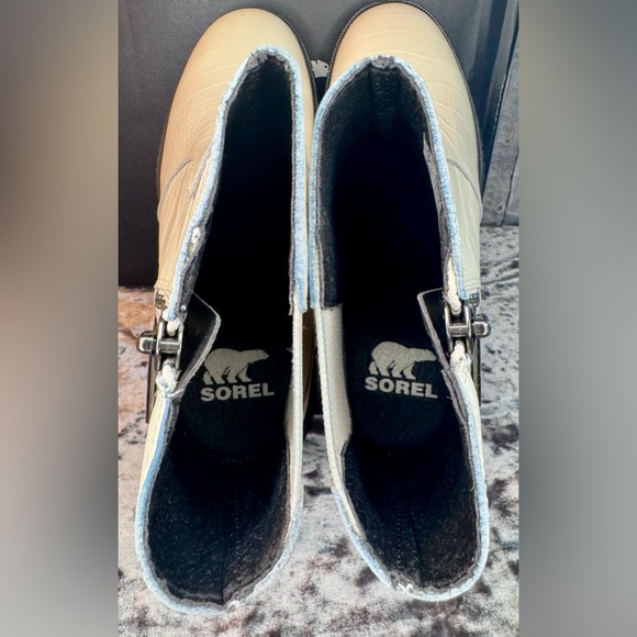 SOREL Ona Ave Wedge Boot in Chalk. Size 9 - Picture 11 of 13